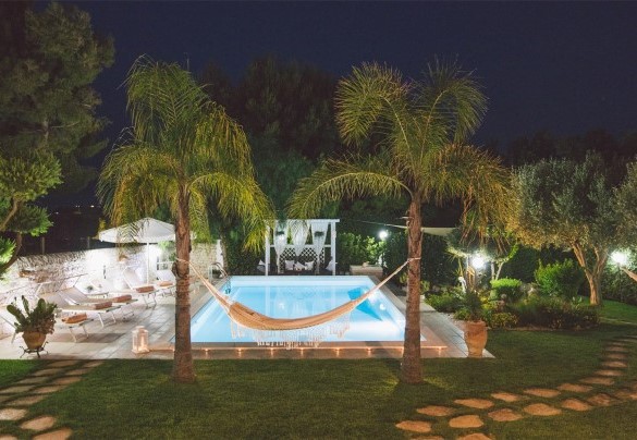 Garden in the evening - Villa Ferradina