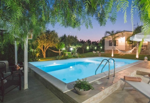 Outdoor in the evening - Villa Ferradina