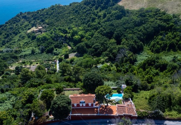 Hilltop panorama over the Conero Riviera – Villa Fiola