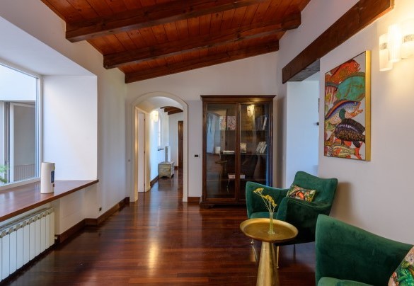 Relaxation area on the upper floor – Villa Fiola