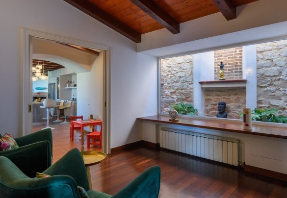 Sitting area/hallway next to the kitchen – Villa Fiola