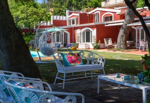 The rural villa surrounded by parkland – Villa Fiola