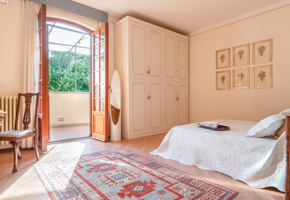 The bedroom n.4 has access to a panoramic terrace – Villa Fiorentini 