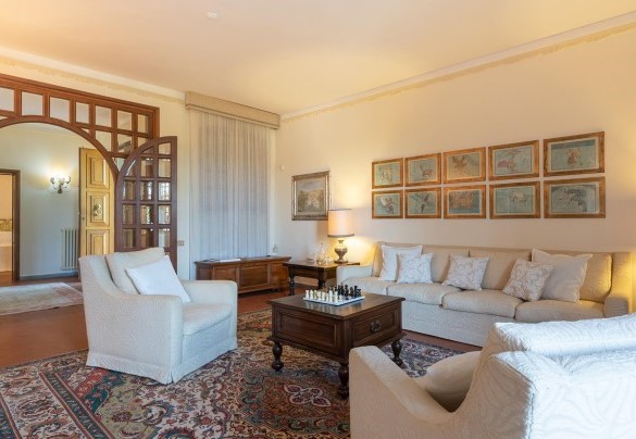 The living room on the ground floor - Villa Fiorentini
