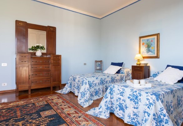 Twin bedroom (with joinable beds) n.5 on the first floor – Villa Fiorentini