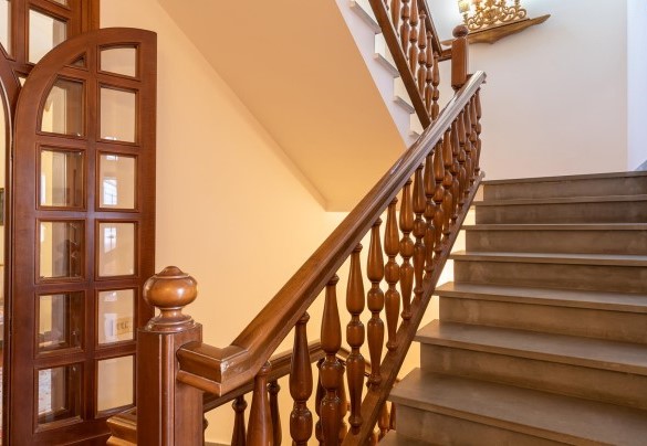 The staircase connecting the two floors of the villa – Villa Fiorentini