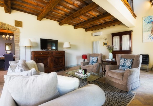 Salotto open con la sala da pranzo - Villa Flaminia  