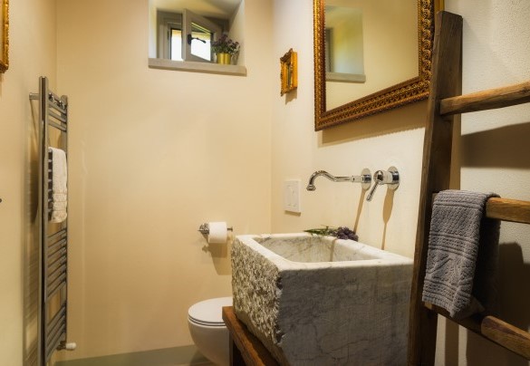 Bagno di servizio al piano terra - Villa Flaminia  
