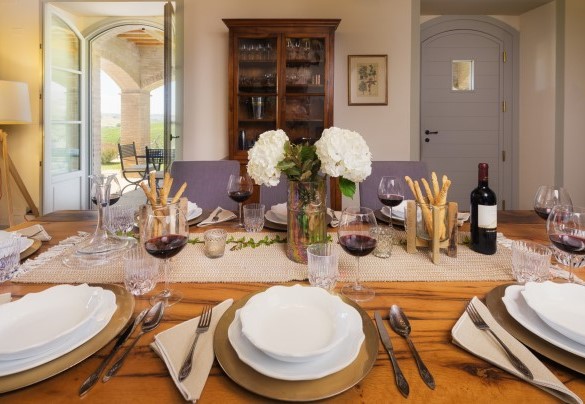 Dettaglio della tavola preparata per pranzi importanti - Villa Flaminia