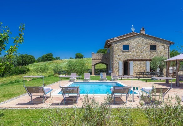Il giardino in cui è collocato il casale ha un’estensione di circa 2500 mq - Villa Flaminia 