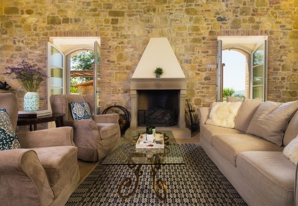 Salotto con caminetto - Villa Flaminia 