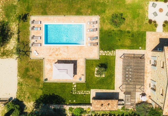 Vista dall'alto con piscina - Villa Flaminia 