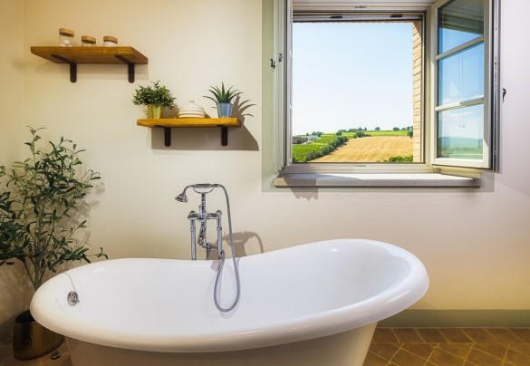 Bagno en suite con vasca e doccia al primo piano - Villa Flaminia 