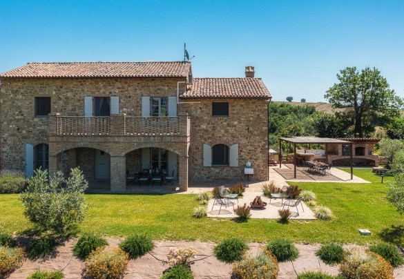 Il magnifico casale costruito completamente in pietra - Villa Flaminia