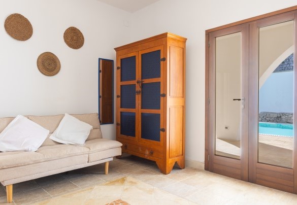 Elegante zona living con vista piscina - Villa Floria