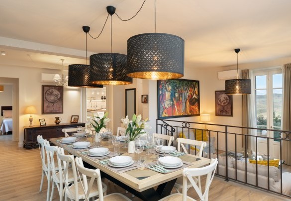 Table set in the dining room - Villa Francesca