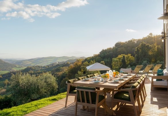 Table set on the terrace for outdoor dining - Villa Francesca