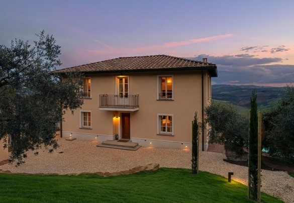 Access to the villa, via a cypress-lined avenue - Villa Francesca