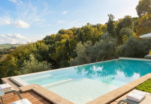 The swimming pool measures 10 x 4 meters - Villa Francesca