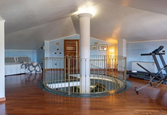 Open space on the second floor with double sofa bed with en suite bathroom n.5 - Villa Gabri