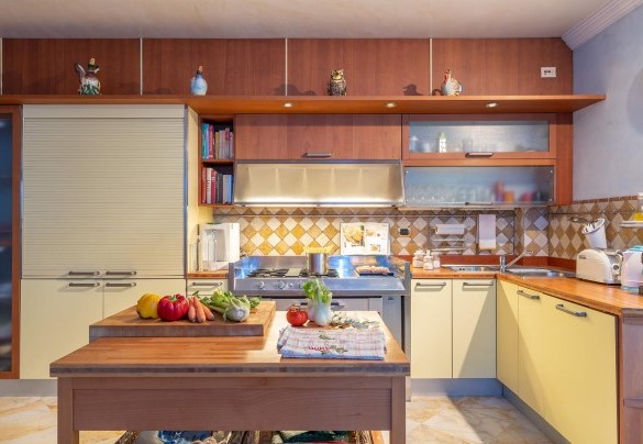 The large and equipped kitchen - Villa Gabri