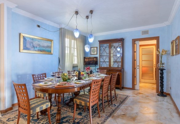 The large and comfortable table for unforgettable lunches - Villa Gabri