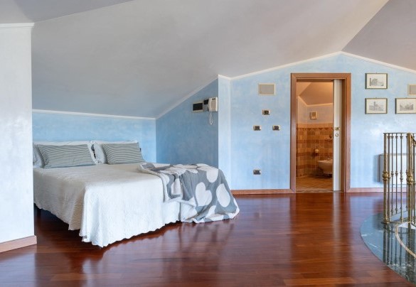 Open space on the second floor with double sofa bed with en suite bathroom n.5 - Villa Gabri