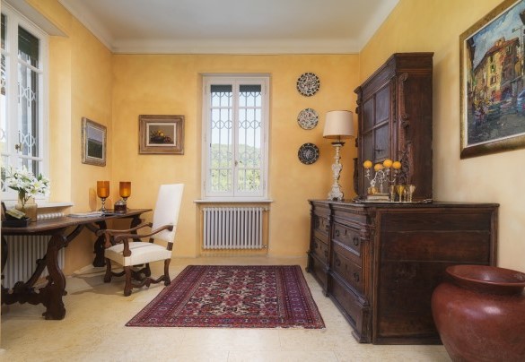 Ingresso principale nell’ampia zona soggiorno – Villa Gaius