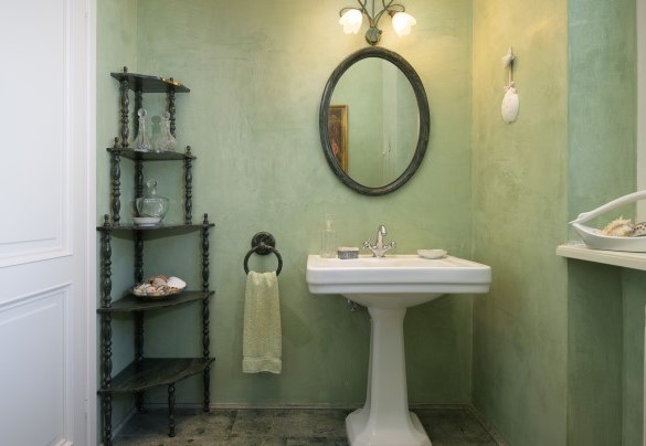 Bagno di servizio al piano terra – Villa Gaius