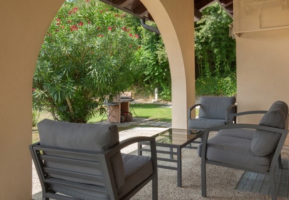 Salottino sotto il porticato - Villa Gasco