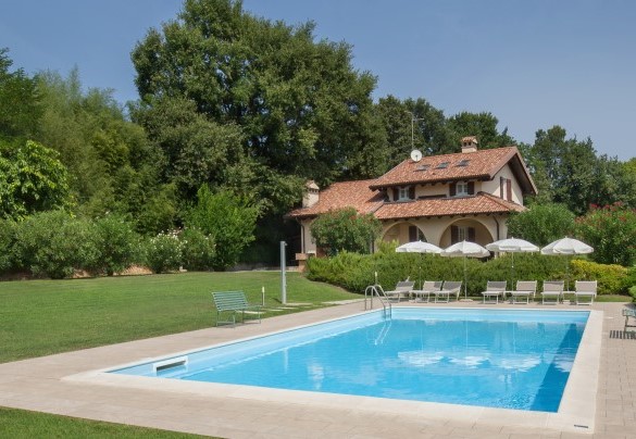 Veduta sulla piscina dall'accesso - Villa Gasco