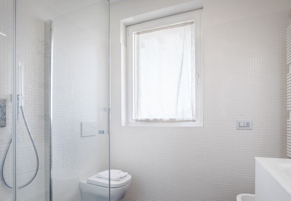 Bagno ensuite della camera matrimoniale (2) - Villa Gemmma