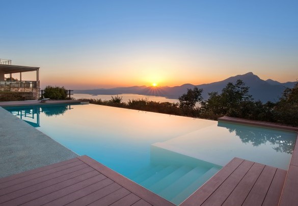 Vista panoramica della piscina vista lago - Villa Gemmma