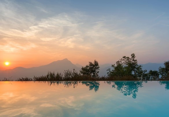 Dalla piscina si possono ammirare incantevoli tramonti - Villa Gemmma