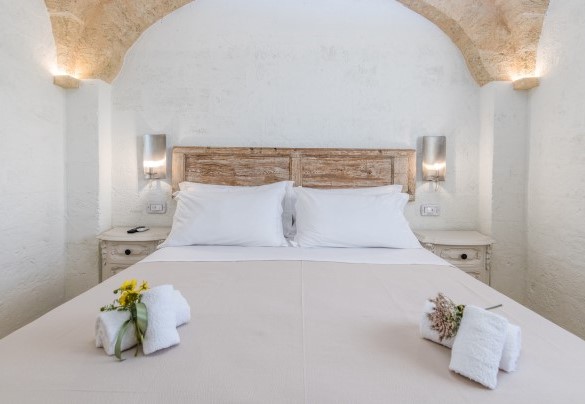 Double bedroom garden side with ensuite bathroom - Villa Gialonia