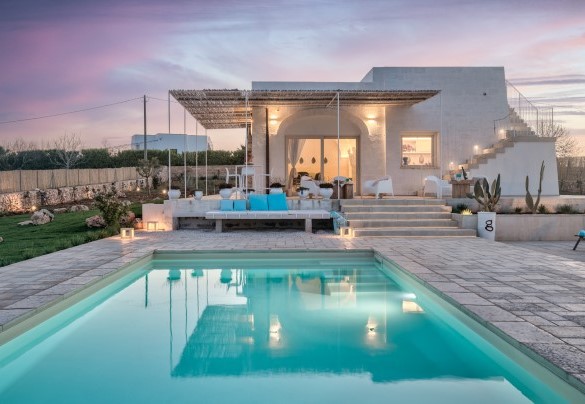 The external front patio seen from the swimming pool – Villa Gialonia
