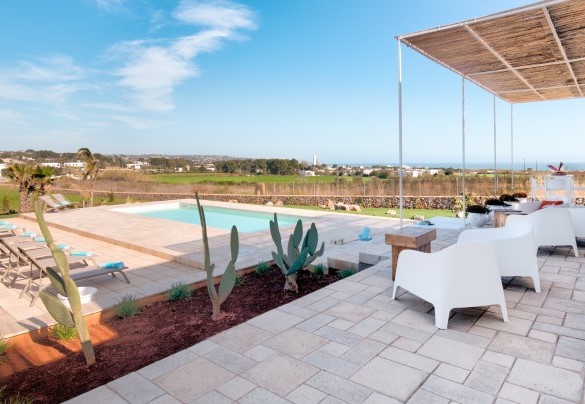 Pool area of the pool with splendid sea view – Villa Gialonia
