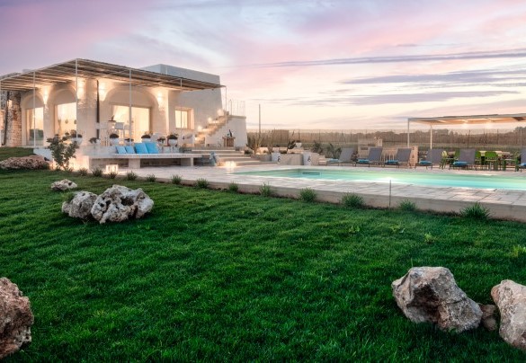 View of the villa at sunset – Villa Gialonia
