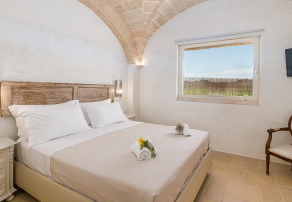Double bedroom garden side with ensuite bathroom - Villa Gialonia