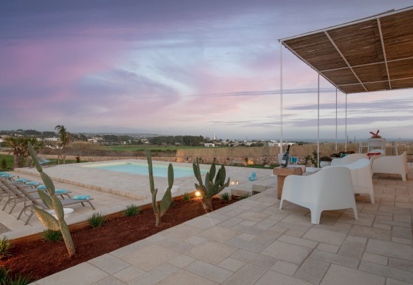 The patio with pergola panoramic view at sunset – Villa Gialonia
