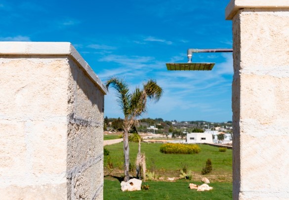 External shower detail – Villa Gialonia