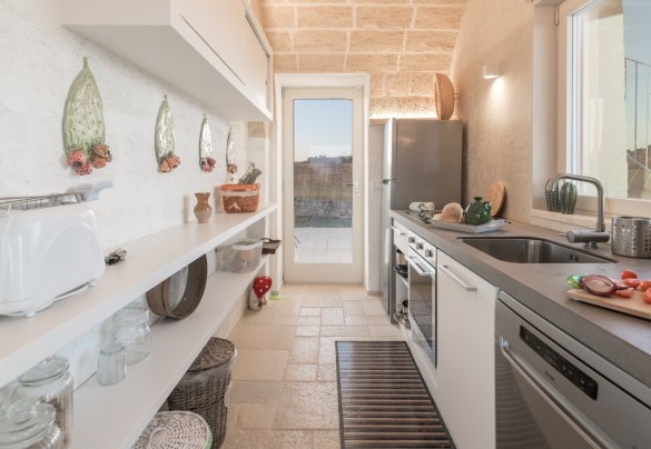 Modern kitchen equipped - Villa Gialonia