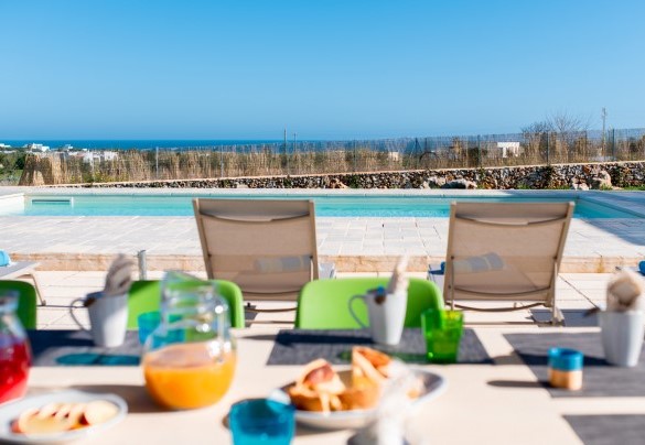 View of the sea of Pescoluse from the swimming pool – Villa Gialonia