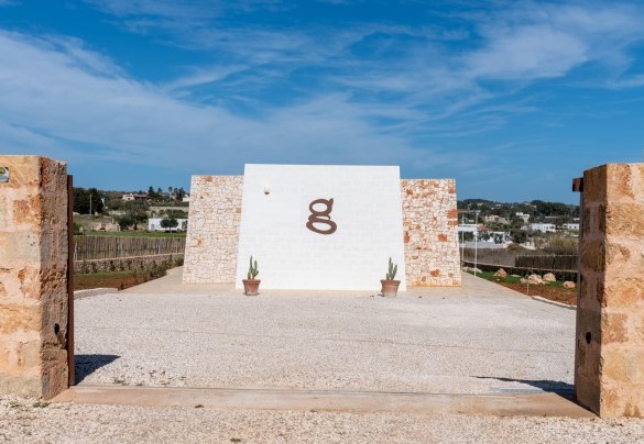 Entrance detail of Villa Gialonia in the Pescoluse marina – Villa Gialonia