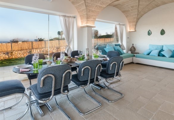 Dining area with living room overlooking the sea - Villa Gialonia