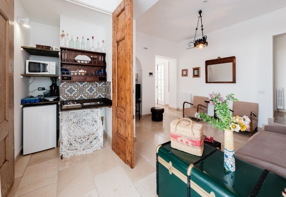 Il cucinino a ridosso dell’open space al piano superiore - Villa Giari