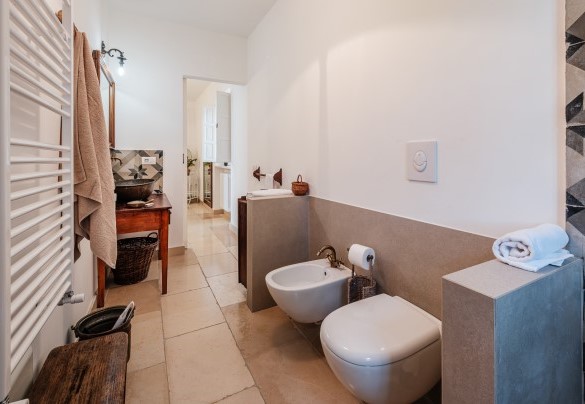 Il bagno ensuite n.3 al piano superiore - Villa Giari