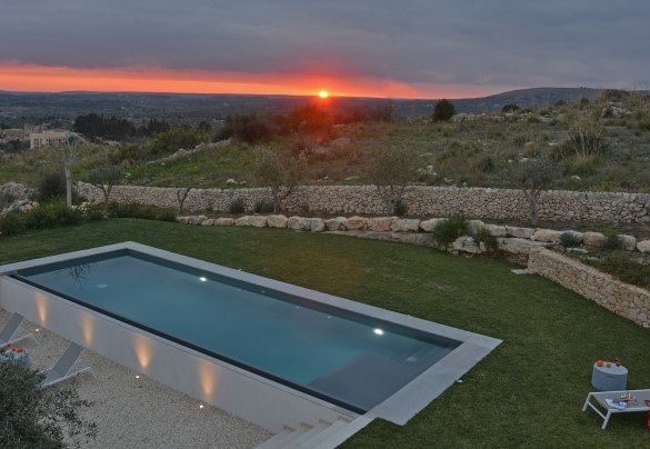 Sunset by the pool – Villa Gilda