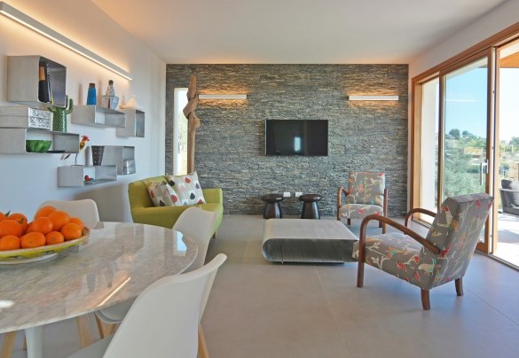 Living and dining area on the upper floor– Villa Gilda