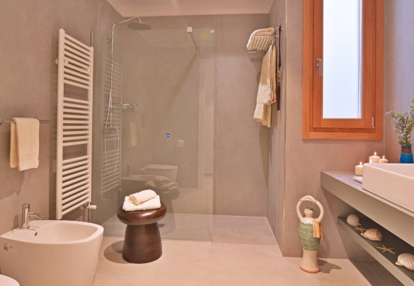 Private bathroom with shower – Villa Gilda